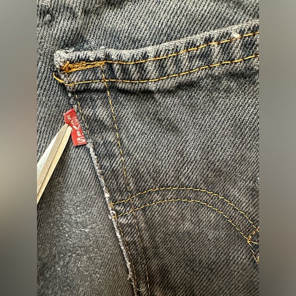 Distressed Levi’s 531 Jean Shorts Size 27 (?) - Picture 5 of 13